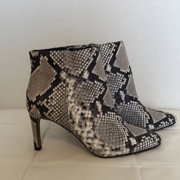 Banana Republic Shoes Nwt Banana Republic Snakeskin Bootie